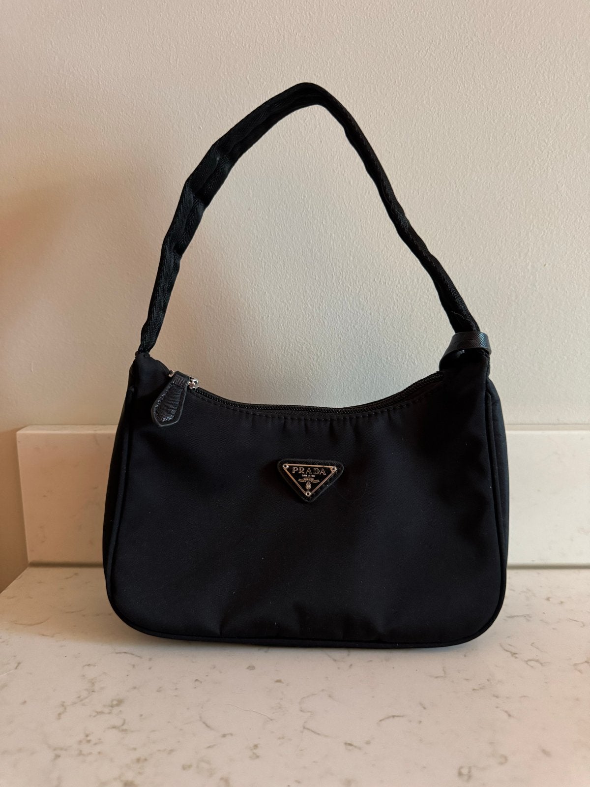 Prada Re-Edition 2005 Nylon Hobo Tas Zwart, Sieraden, Tassen en Uiterlijk, Tassen | Damestassen, Ophalen of Verzenden, Zo goed als nieuw