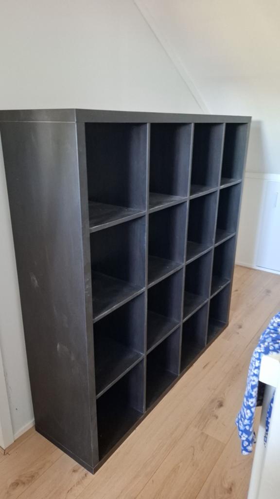 Zwarte Ikea kast met 16 vakken, Huis en Inrichting, Kasten | Overige, Ophalen, Gebruikt