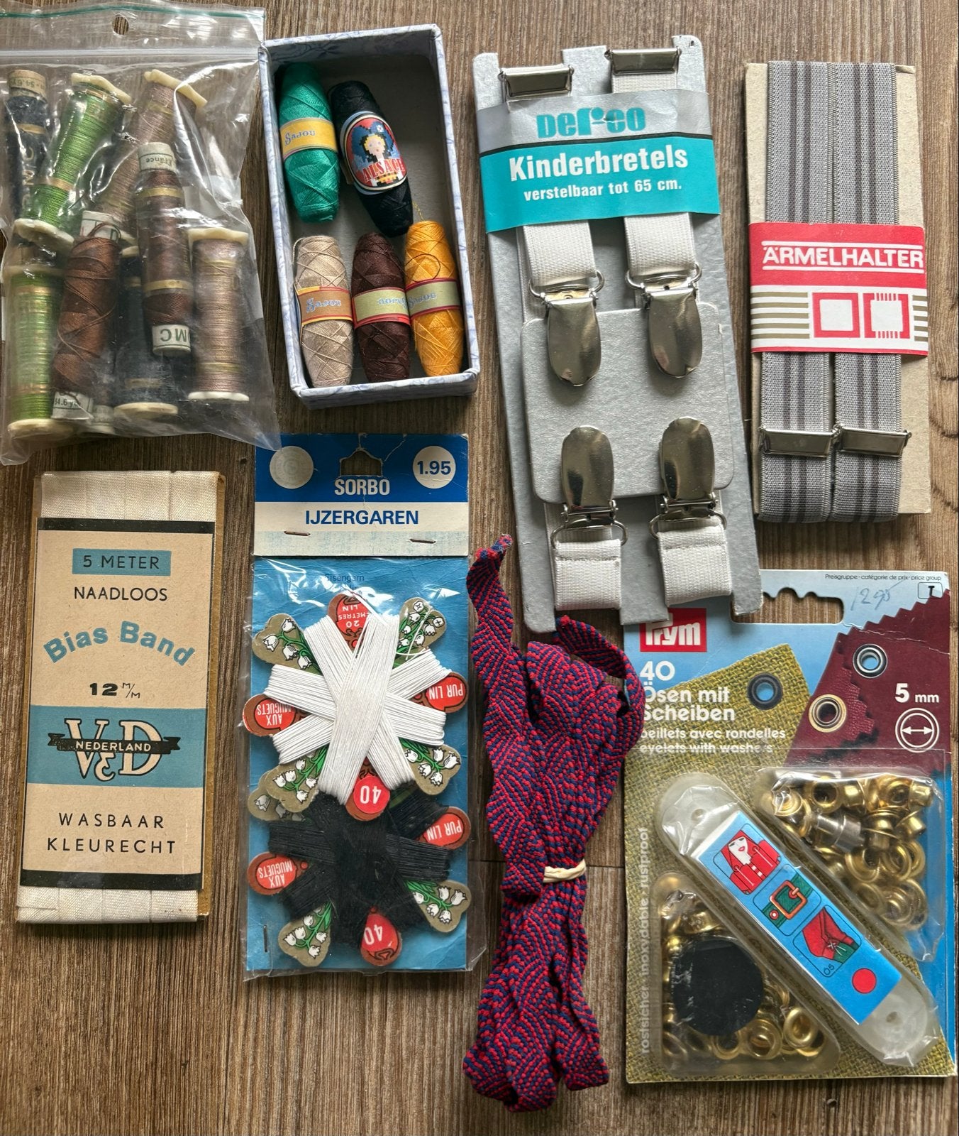 Groot pakket fournituren: garen, band, lint, knopen en meer, Overige typen, Ophalen of Verzenden, Zo goed als nieuw, Onbekend
