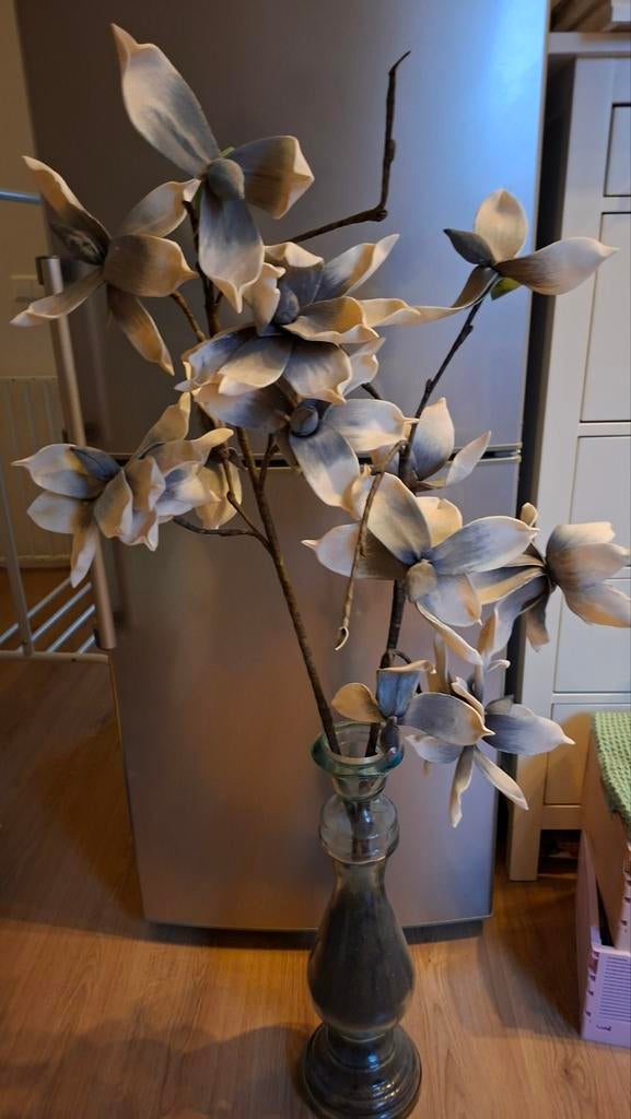 Grote glazen vaas met kunst magnolia takken, Ophalen, Gebruikt, Overige kleuren, 50 tot 75 cm