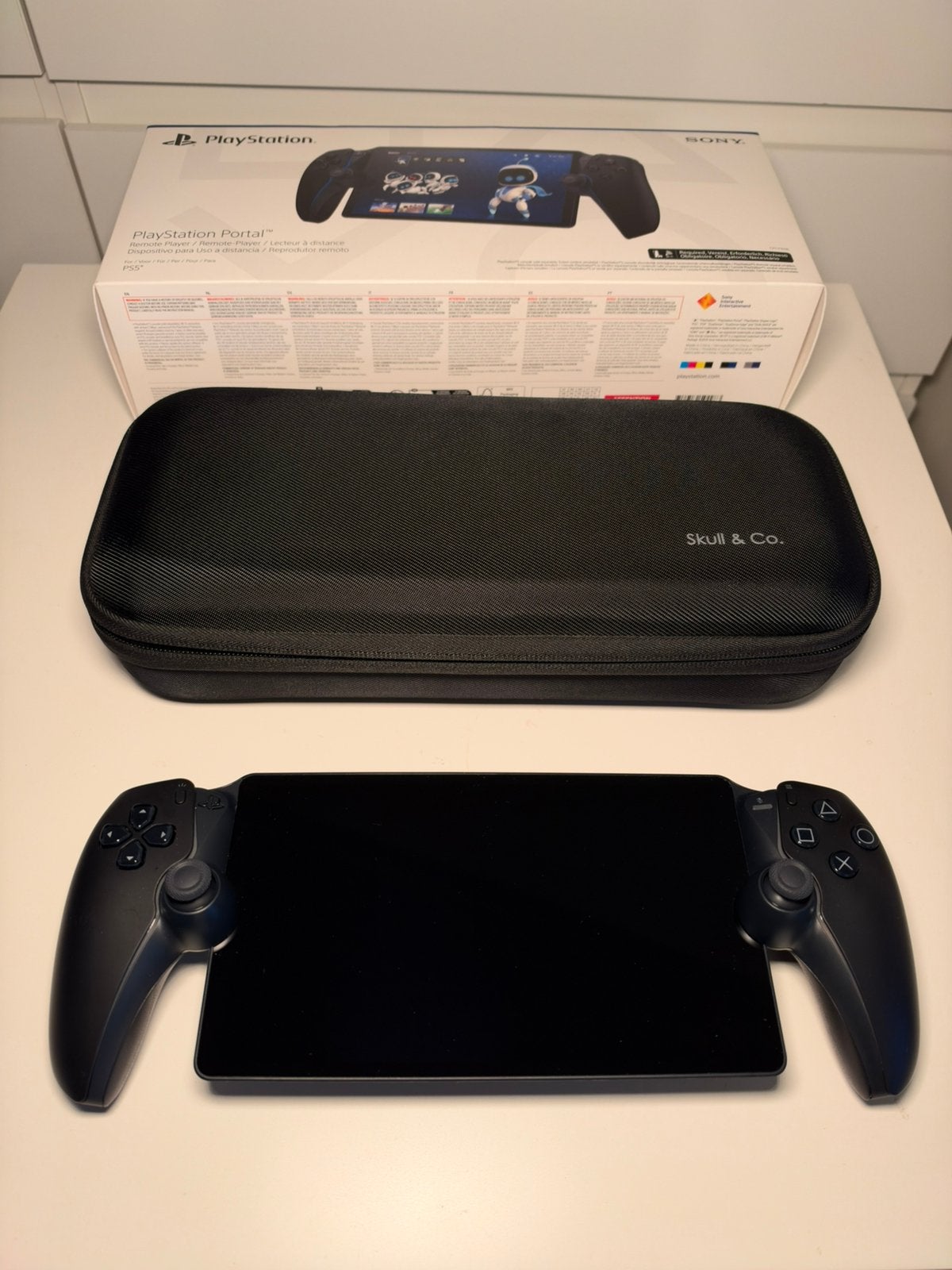 PlayStation Portal Midnight Black + Skull & Co. Case