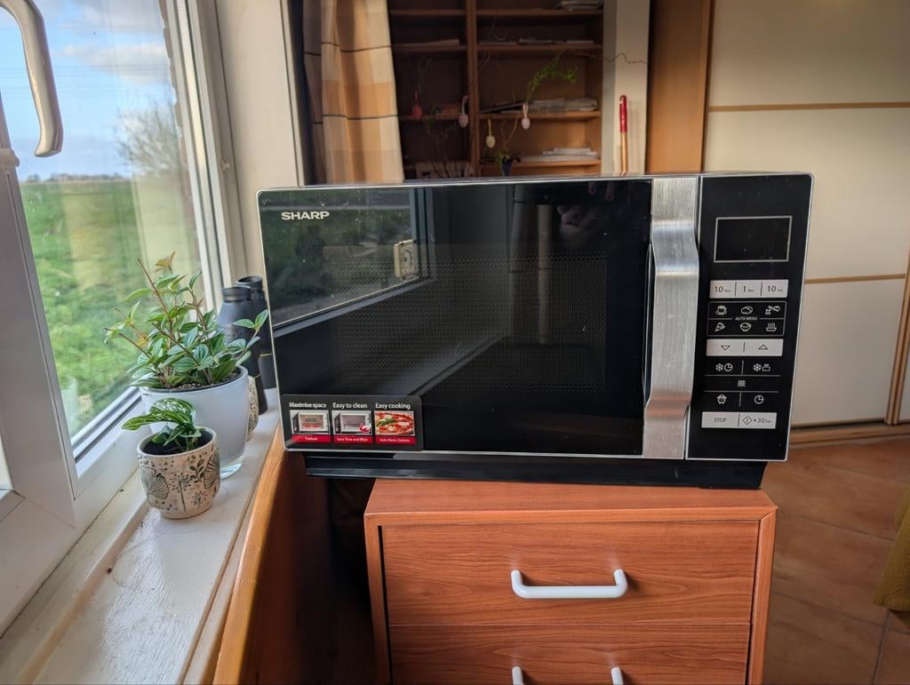 Sharp R360S magnetron | 900W | nette staat | flatbed, Ophalen, Zo goed als nieuw, Draaiplateau