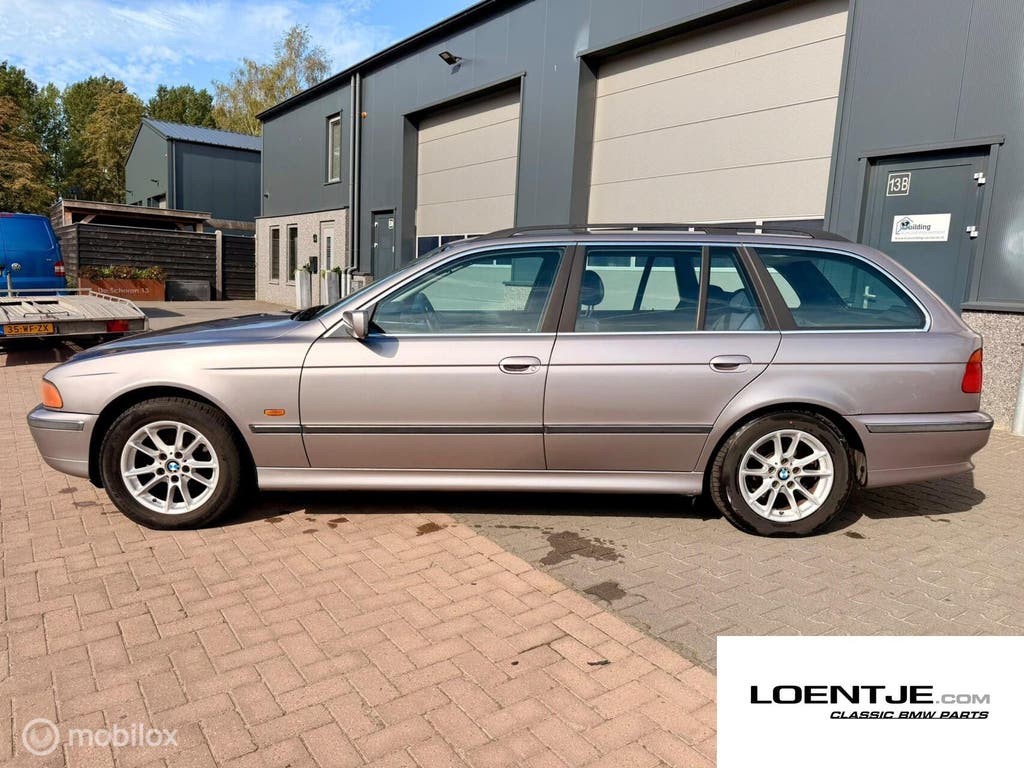 BMW e39 520i Touring, nieuwe apk, hand geschakeld youngtimer, foto 2
