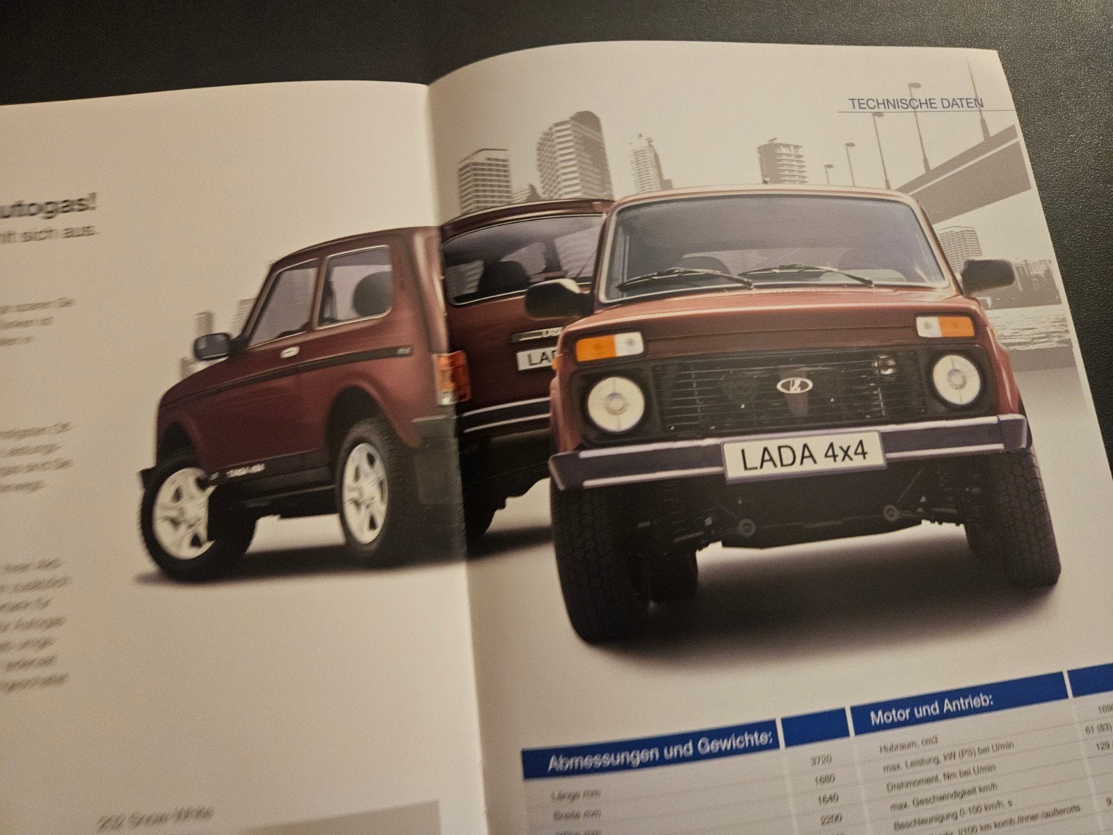 Brochure Lada Niva 4x4 2012, Ophalen of Verzenden, Zo goed als nieuw, Overige merken