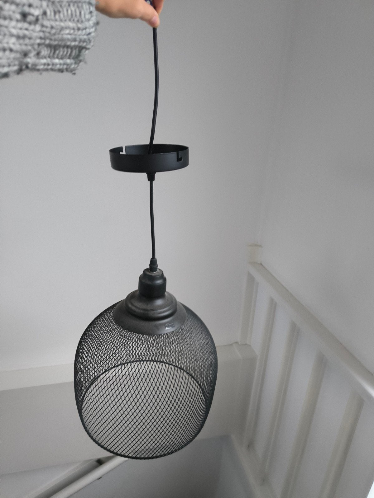 Zwarte hanglamp met metalen gaas design, Modern, Industrieel, Zo goed als nieuw, Metaal, E27 (groot)