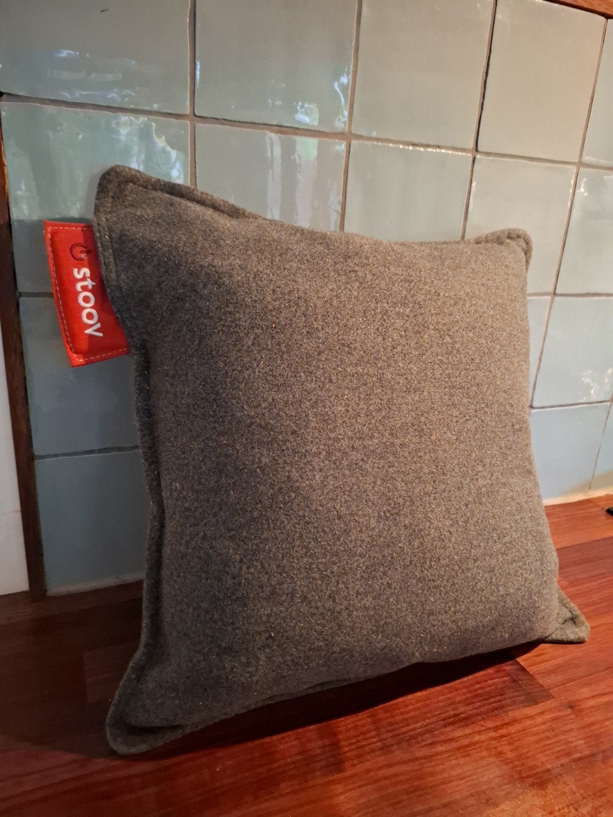 Stoov Original Grey Verwarmd Kussen 45x45 cm, Ophalen, Overige merken, Vierkant, Zo goed als nieuw