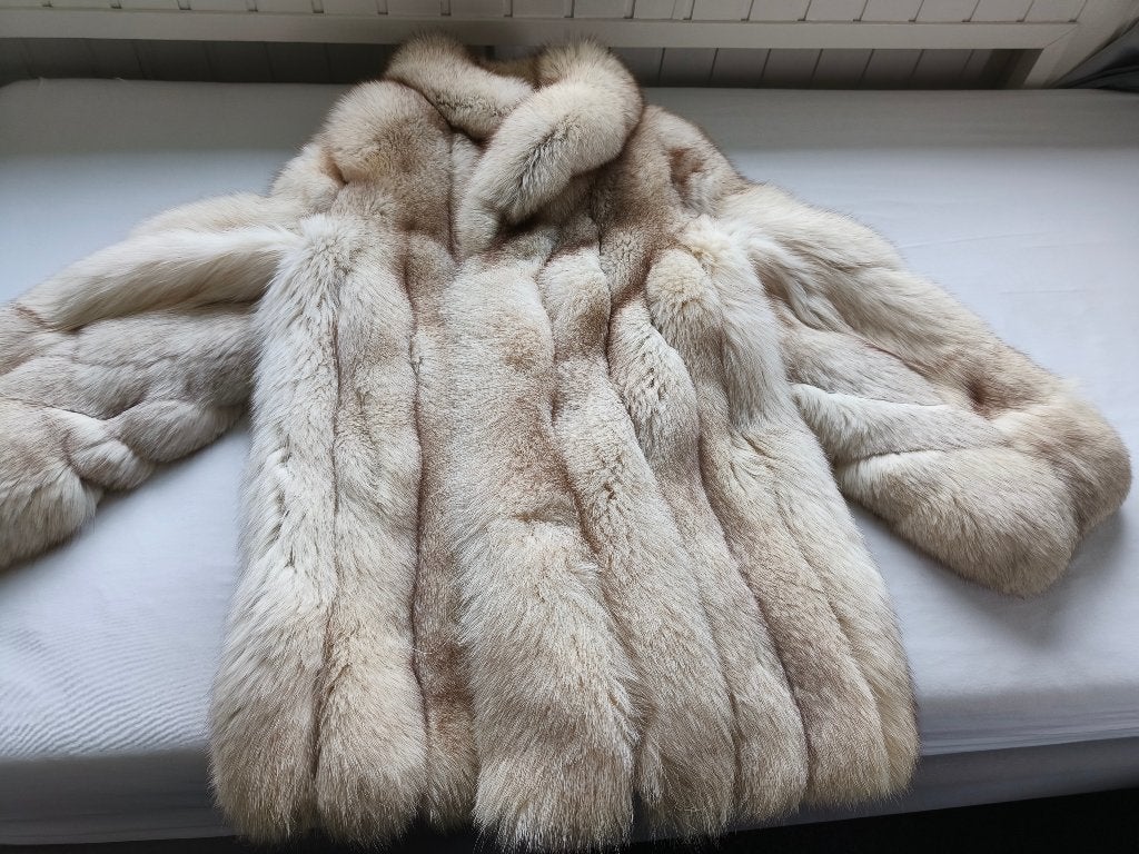 Prachtige volle blauwvos bontjas - een tijdloze klassieker!, Verzenden, Zo goed als nieuw, Maat 42/44 (L), Beige