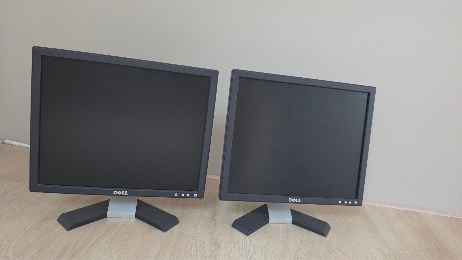 2x Dell monitor met VGA aansluiting, geen beschadigingen, Computers en Software, Monitoren, Ophalen, Zo goed als nieuw, VGA, Dell