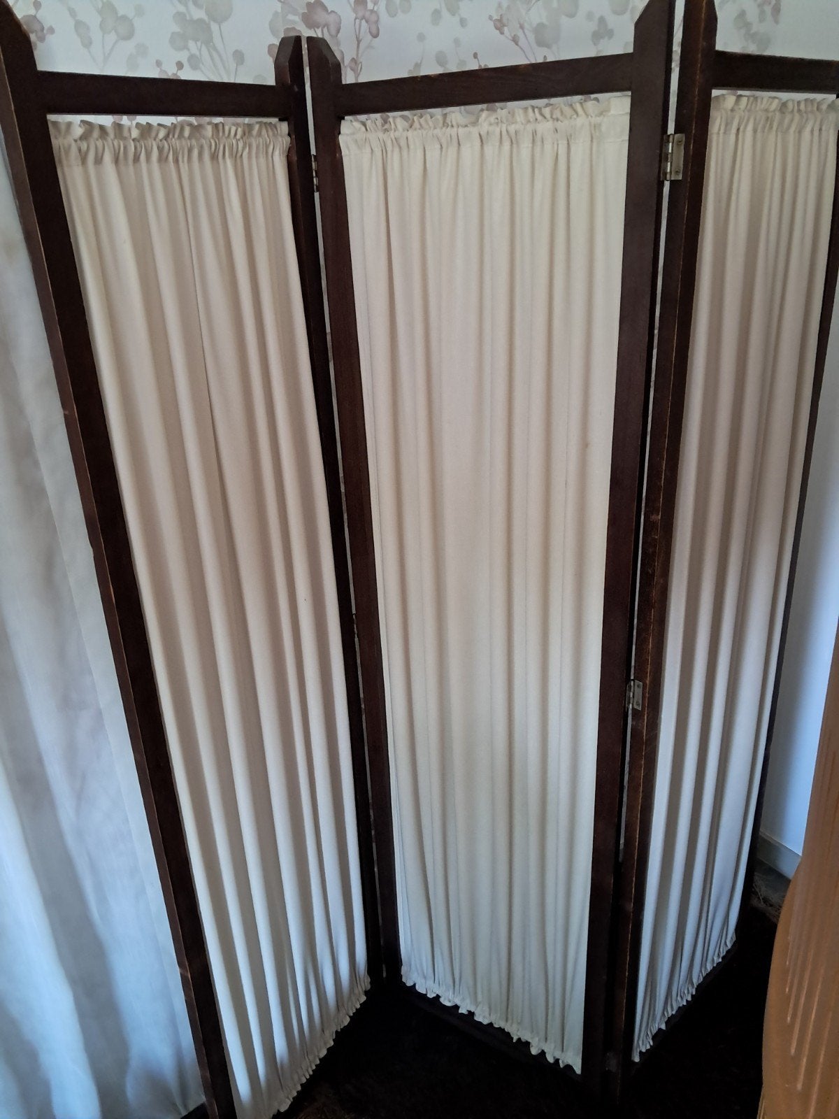 Houten Paravent met Crèmekleurige Stoffen Panelen, Hout, Gebruikt, Ophalen of Verzenden, Klassiek