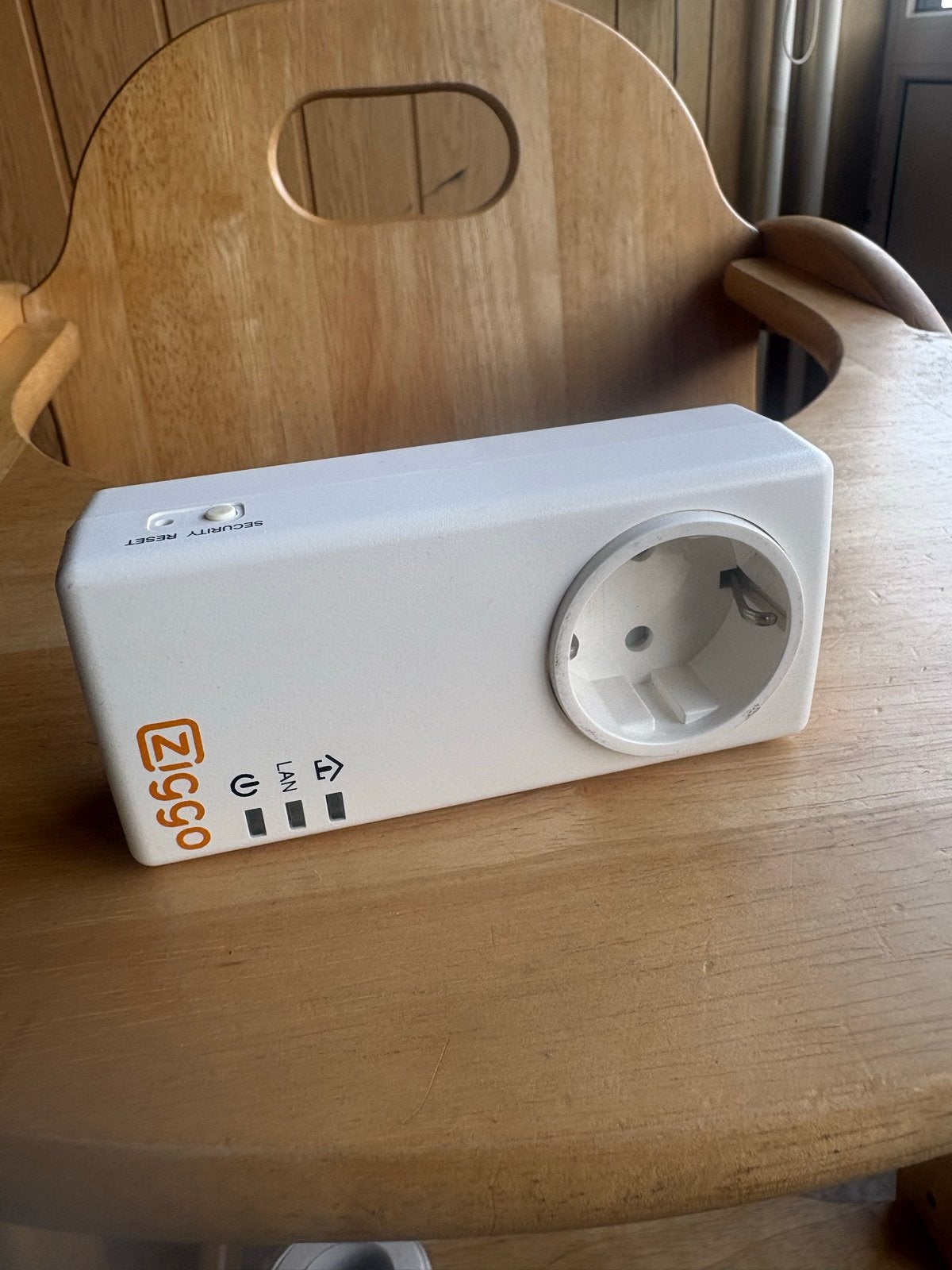 Ziggo Powerline Adapter PG-9073LG-ZG - Zo goed als nieuw, Ophalen of Verzenden, Zo goed als nieuw