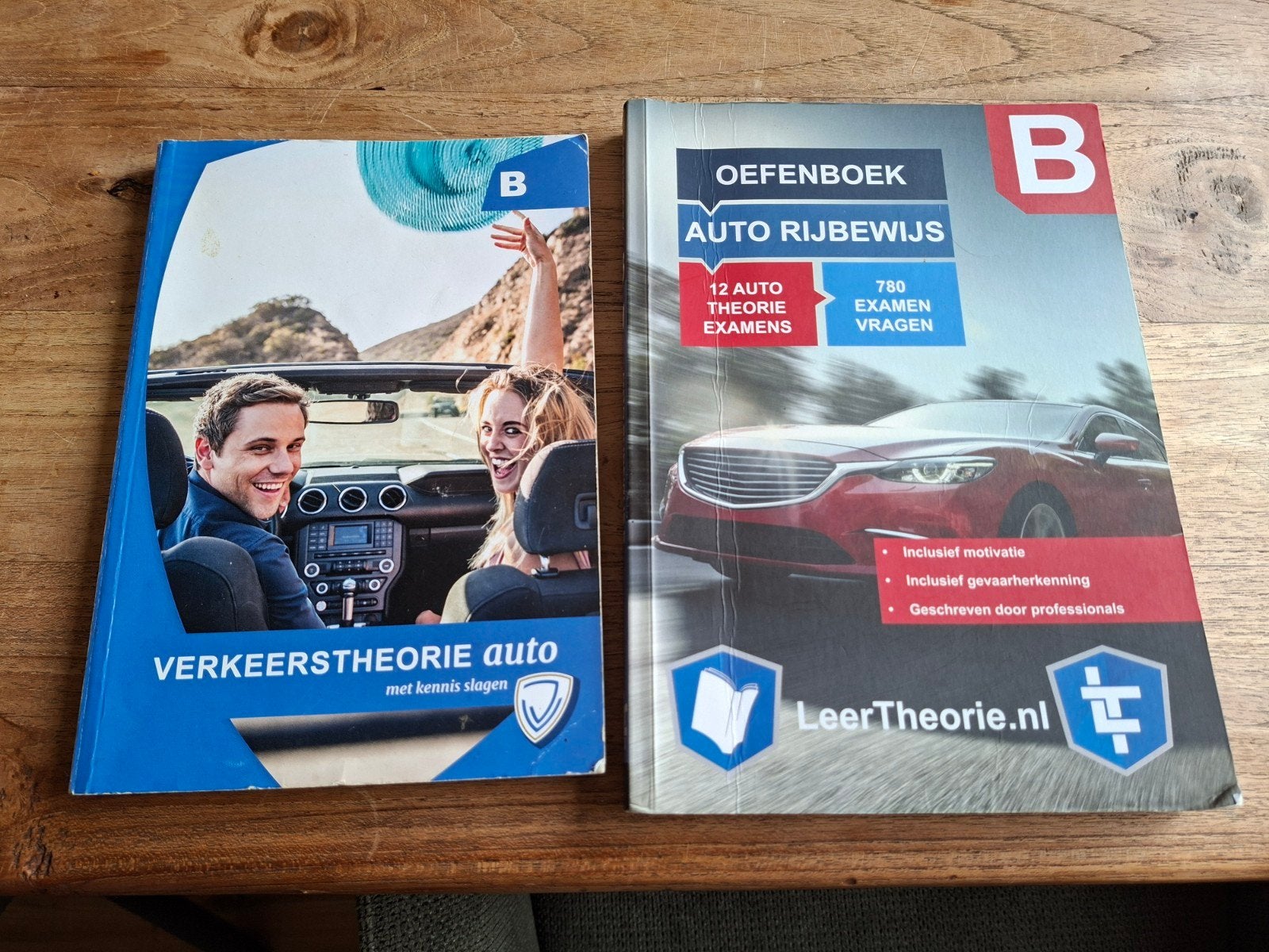2x Auto Theorie Boeken - Verkeerstheorie & Oefenboek, Ophalen of Verzenden, Gelezen, Algemeen