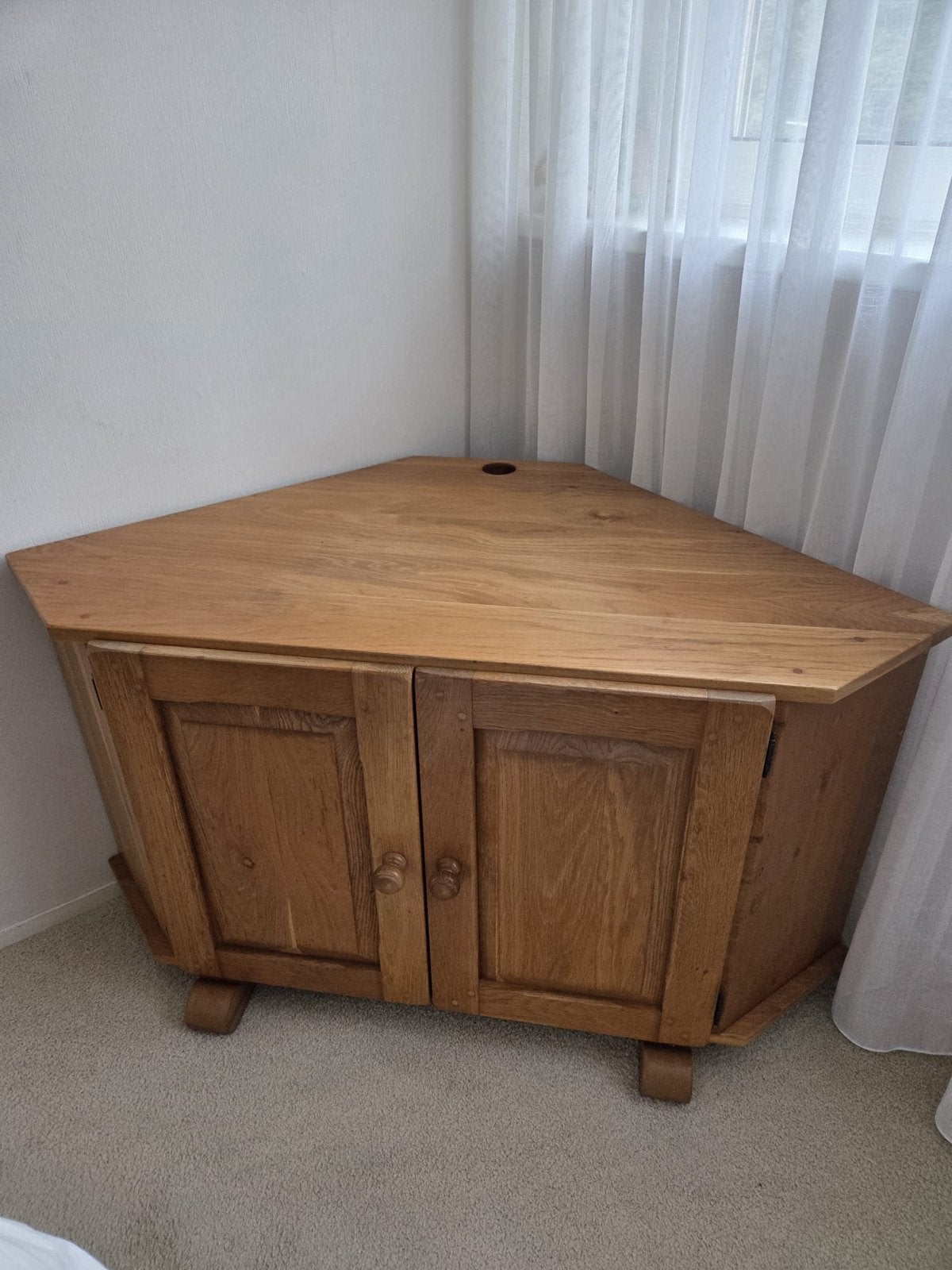 GRATIS Massief houten tv hoekkast - Eikenhout, Ophalen, Zo goed als nieuw