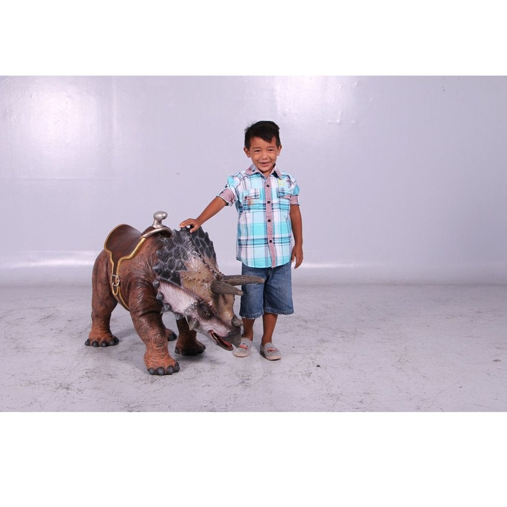 Triceratops – Dinosaurus Lengte 119 cm Kinderzitje, Ophalen, HorecaBeelden, Nieuw, HorecaBeelden