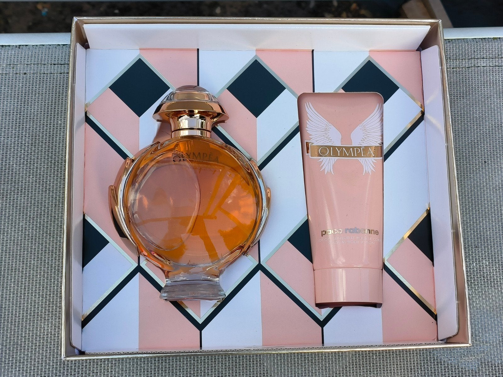 Paco Rabanne Olympea eau de parfum 80 ml en bodylotion, Sieraden, Tassen en Uiterlijk, Ophalen, Zo goed als nieuw