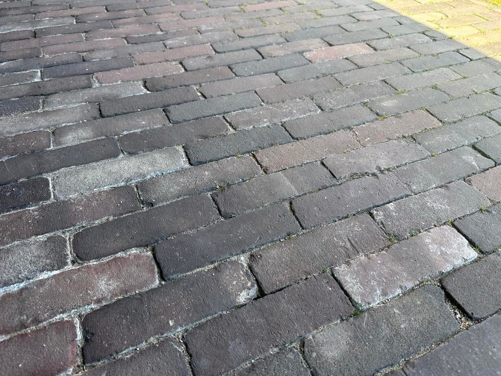 Bestrating stenen 20x8x6cm voor 2m² gratis af te halen, Tuin en Terras, Tegels en Klinkers, Gebruikt, Klinkers, Beton, Minder dan 5 m²