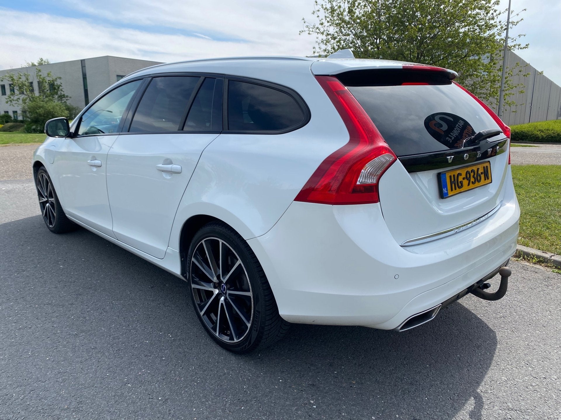 Volvo V60 2015 * 2.4 D5 Twin Engine Special Edition *APK * E, Auto's, Volvo, Automaat, Euro 6, Vierwielaandrijving, 210 min