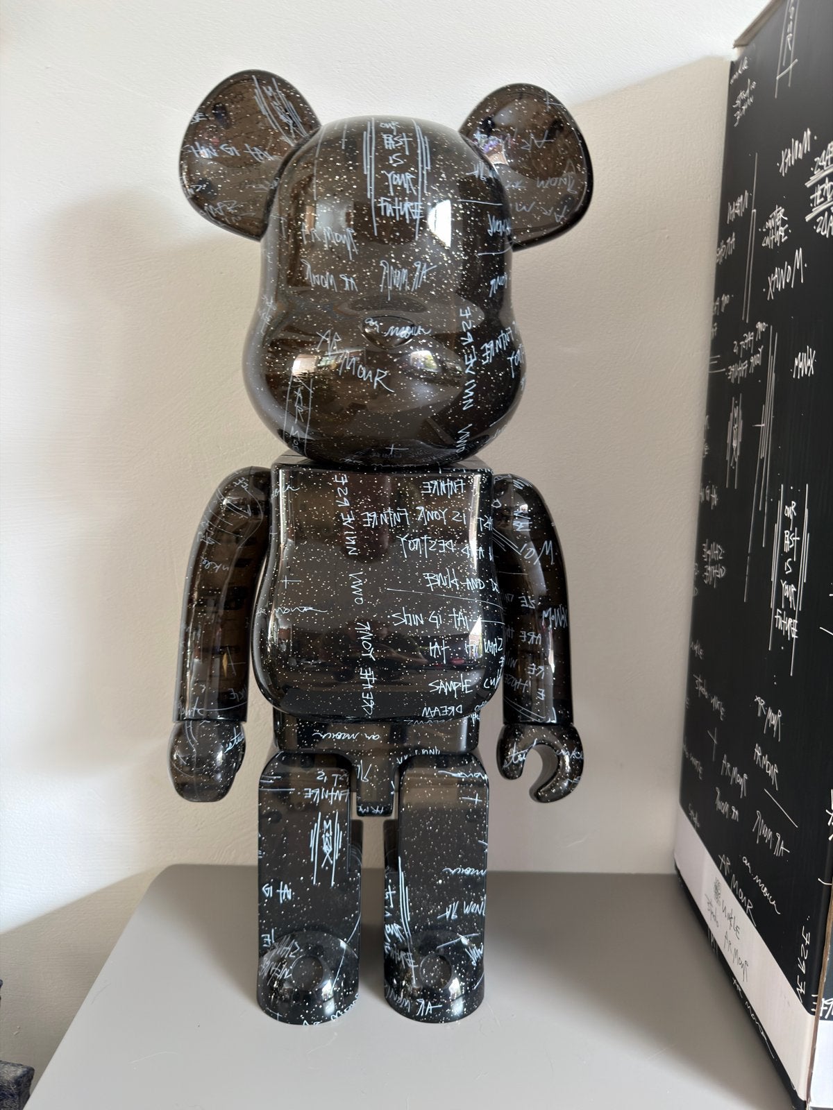 Bearbrick X Unkle X Studio Ar.Mour 1000% - Perfecte Staat, Ophalen of Verzenden, Zo goed als nieuw