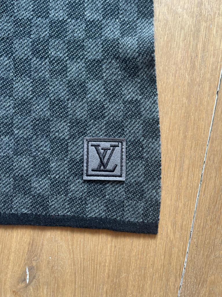 Louis Vuitton Sjaal en Muts Set - Zo goed als nieuw, Ophalen of Verzenden, Zo goed als nieuw, Overige maten, Muts