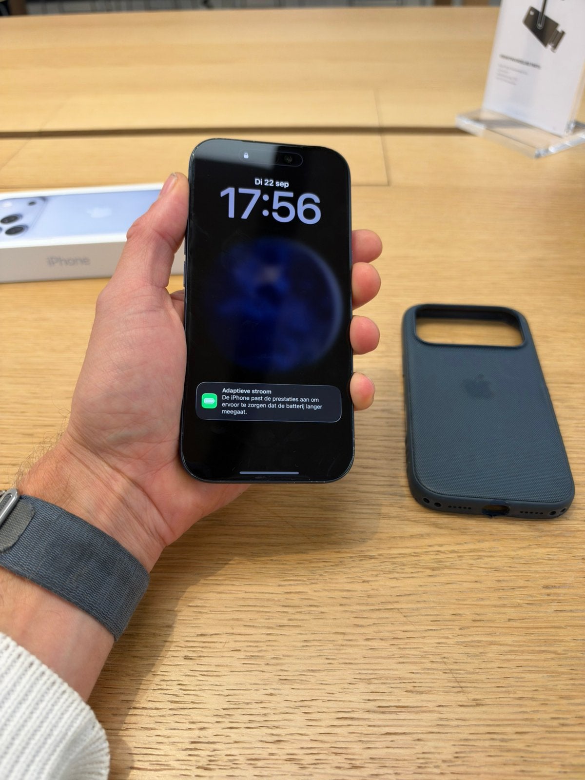 Iphone 17 pro 256gig deep blue incl. techwoven hoesje, Telecommunicatie, 256 GB, Ophalen of Verzenden, Zonder abonnement, 93 %
