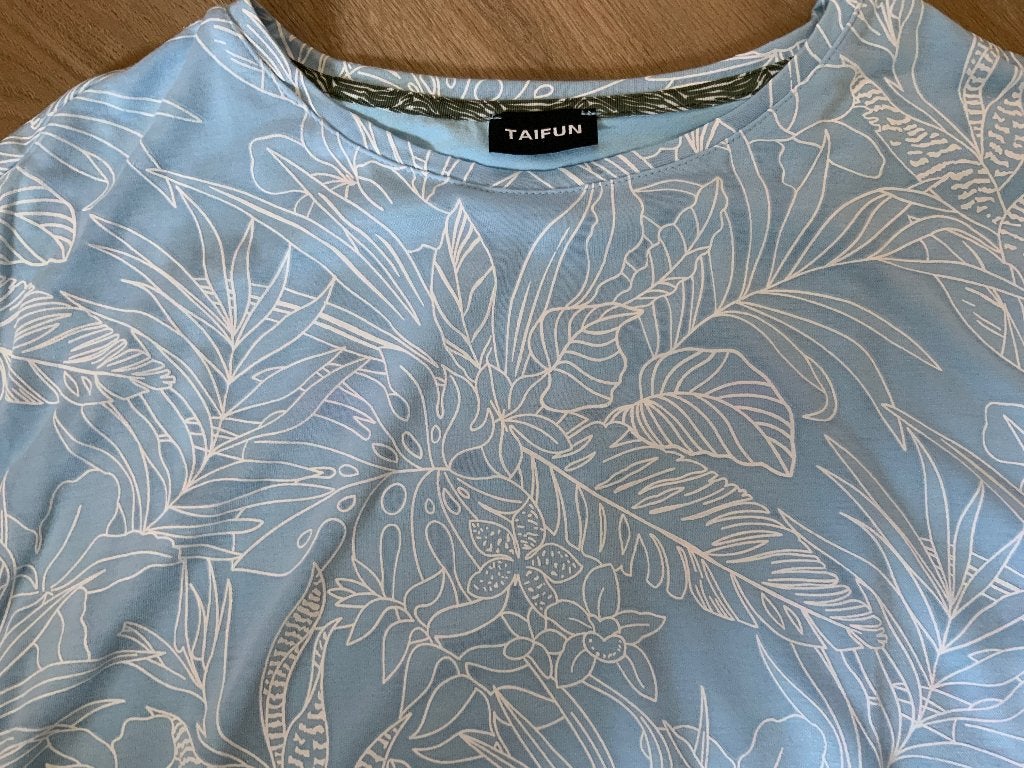 Super leuk lichtblauw t shirt Taifun 44, Maat 42/44 (L), Nieuw, Verzenden, Blauw