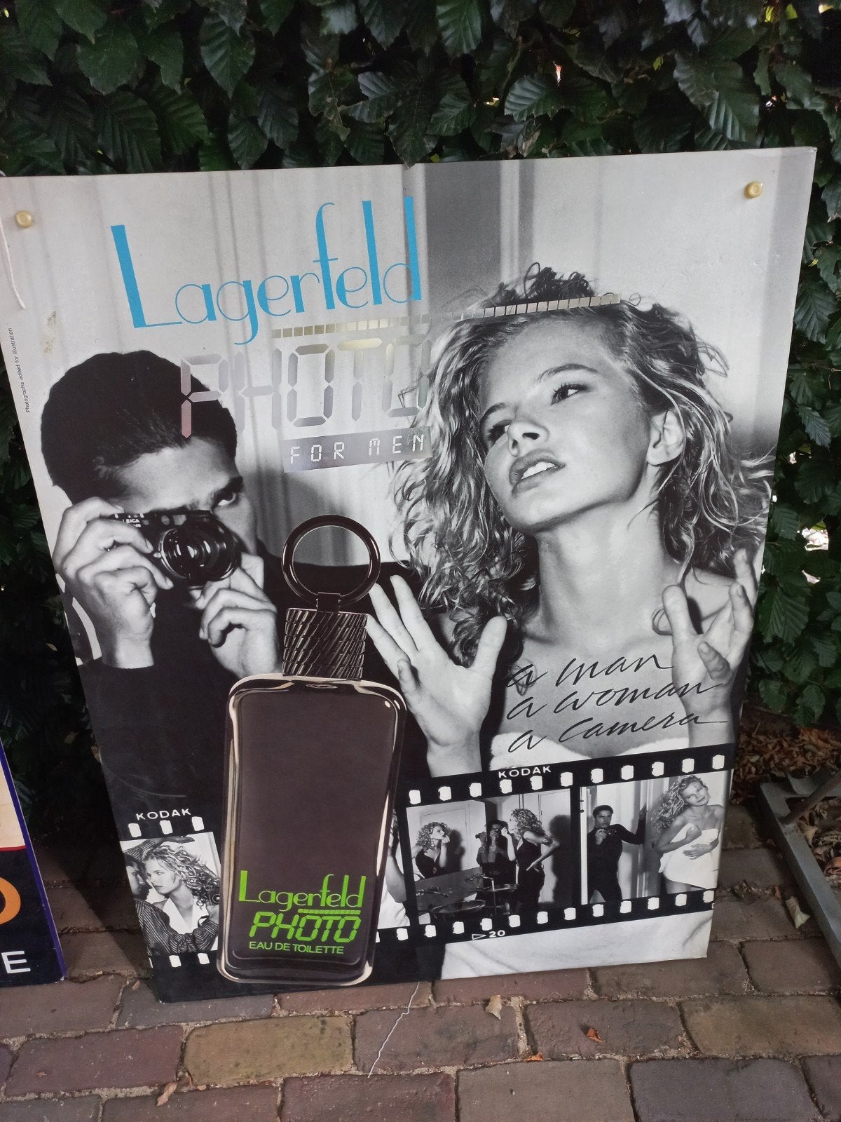 Uniek kartonnen reclamebord Lagerfeld, Ophalen, Reclamebord
