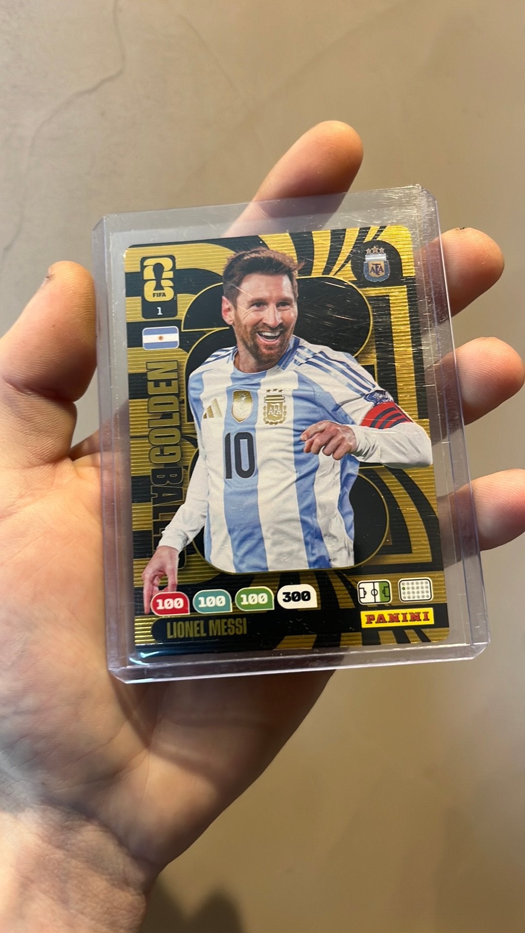 FIFA 23 Adrenalyn XL Golden Ball Lionel Messi Kaart, Ophalen of Verzenden, Zo goed als nieuw, Buitenlandse clubs, Spelerskaart