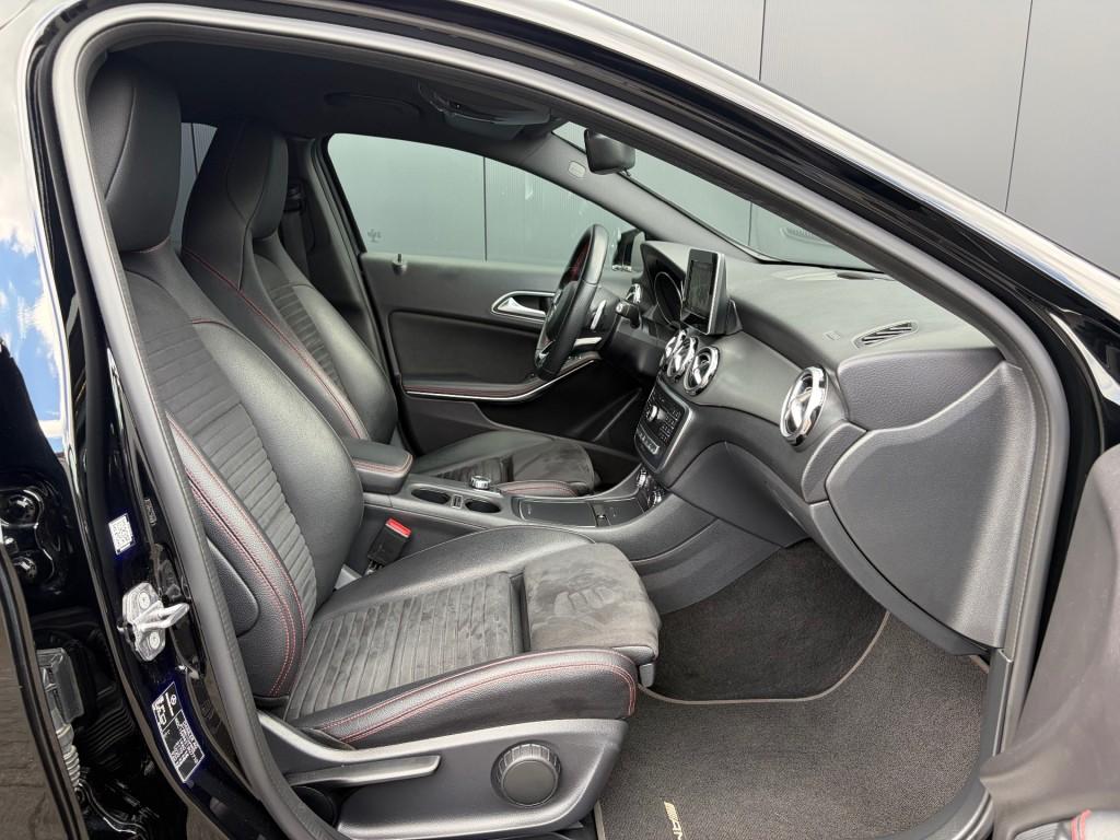 Mercedes-Benz GLA GLA 180 AMG Line Aut. Navi Camera Cruise P, Automaat, Gebruikt, 4 cilinders, 1335 kg
