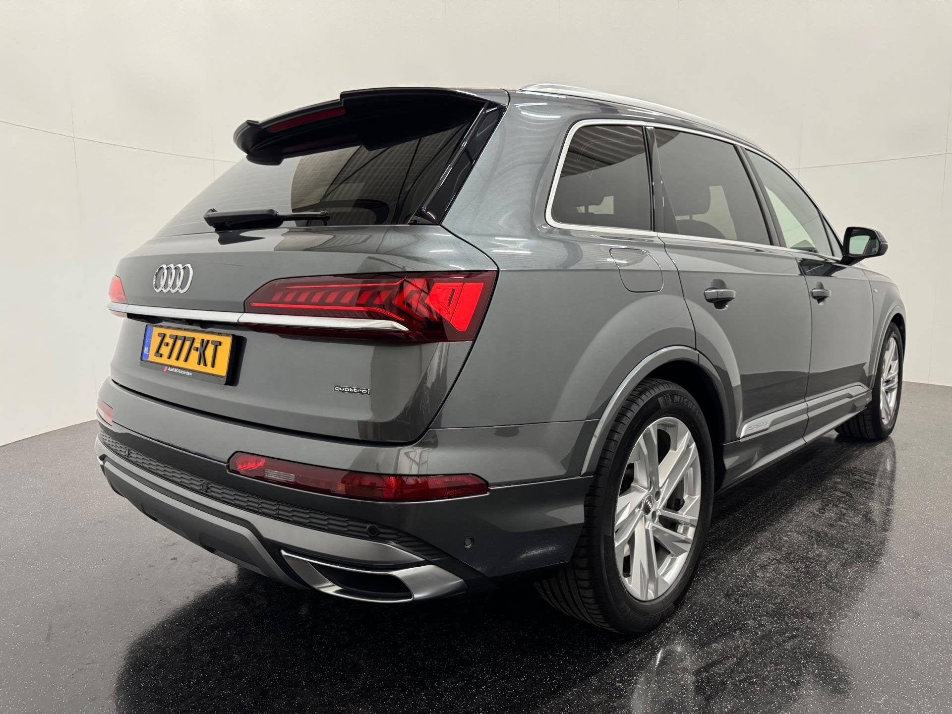 Audi Q7 55 TFSI e quattro Pro Line Plus B&O Luchtvering Pano, Auto's, Audi, Automaat, Dealer onderhouden, Gebruikt, Euro 6