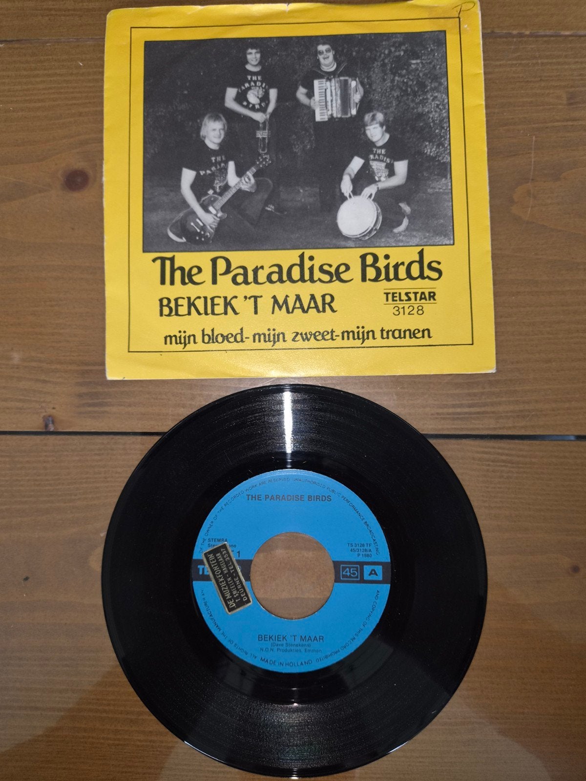 The paradise birds, Ophalen of Verzenden, Zo goed als nieuw, Overige formaten, Levenslied of Smartlap