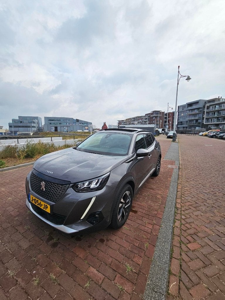 Peugeot 2008 1.2 Puretech 130pk 2020 Grijs AUT / LEER / PANO, Auto's, Euro 6, 1199 cc, 1200 kg, 1180 kg