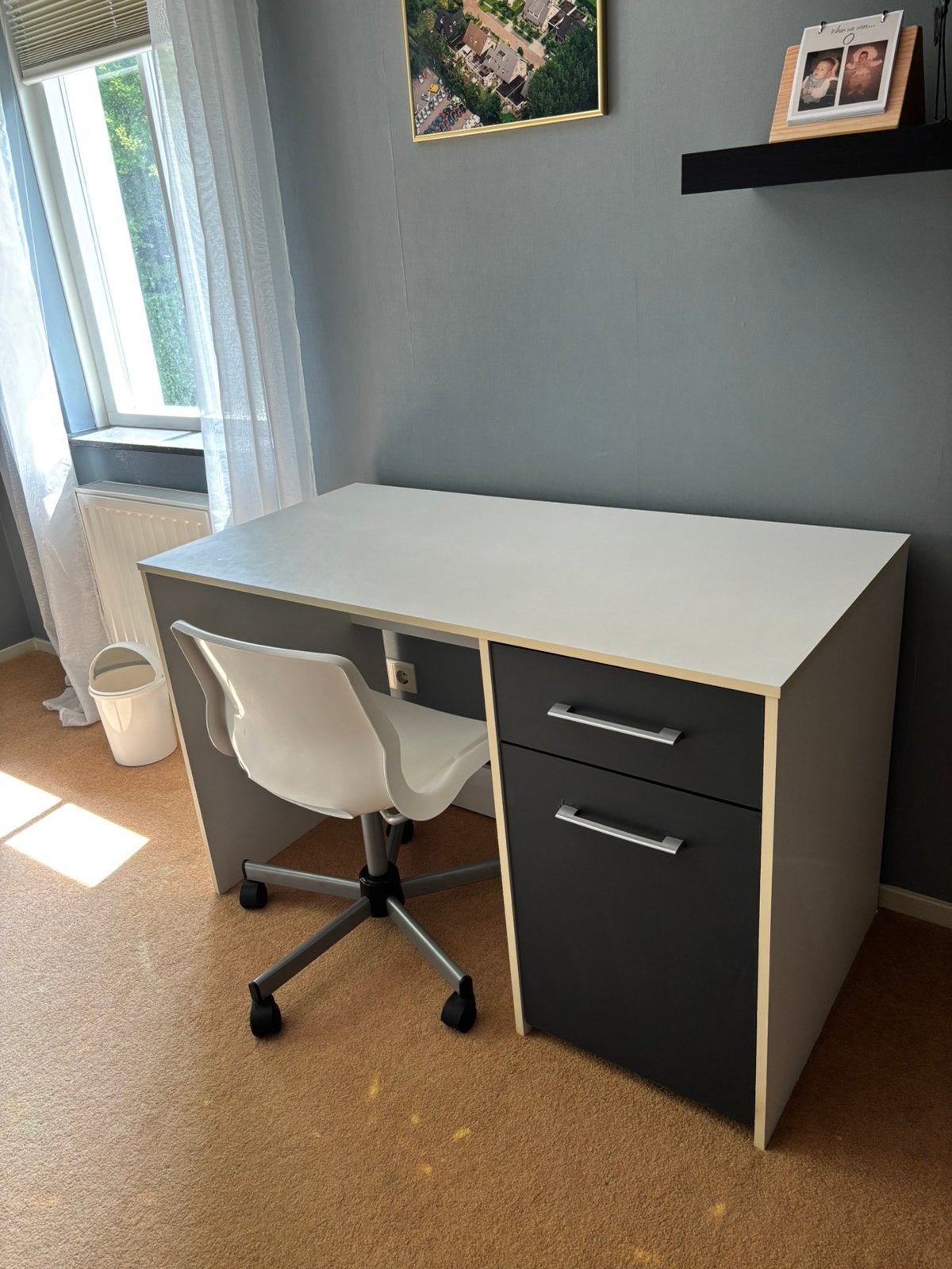 Bureau, Ophalen, Zo goed als nieuw, Wit, Spaanplaat of MDF
