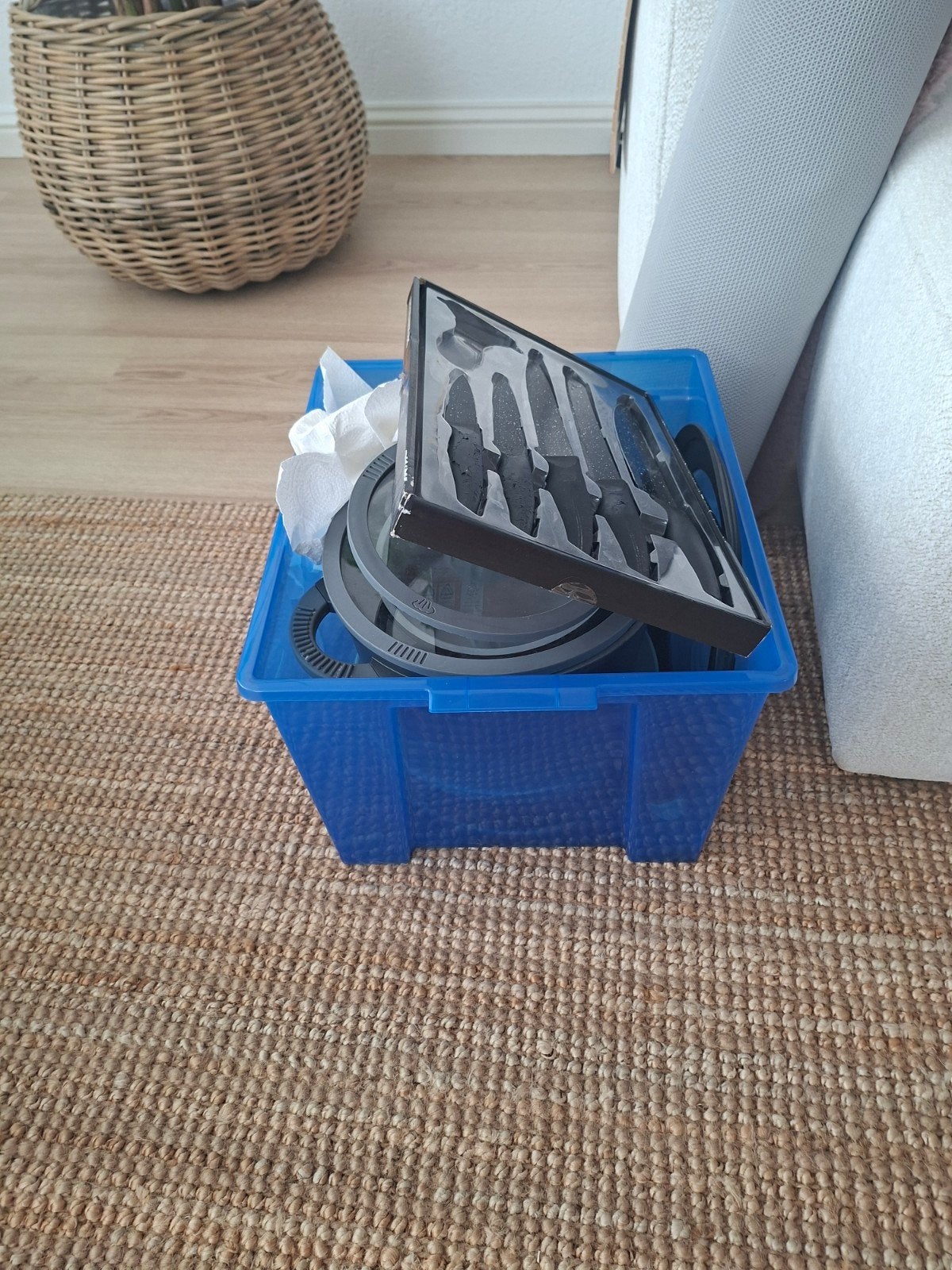 Servies en pannen  - 7 borden, 4 kommen, 2 bakjes, messens, Ophalen, Gebruikt, Compleet servies