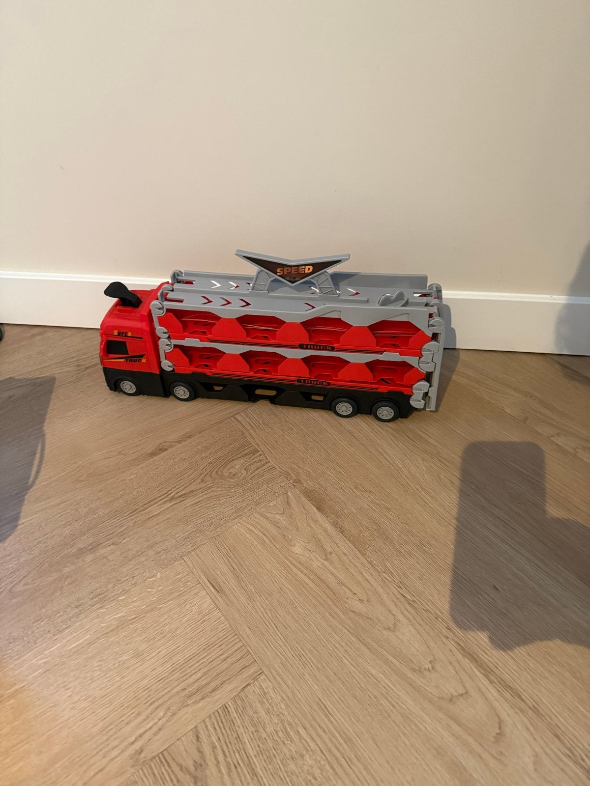 Speelgoed vrachtwagen met autotransporter, Ophalen, Gebruikt