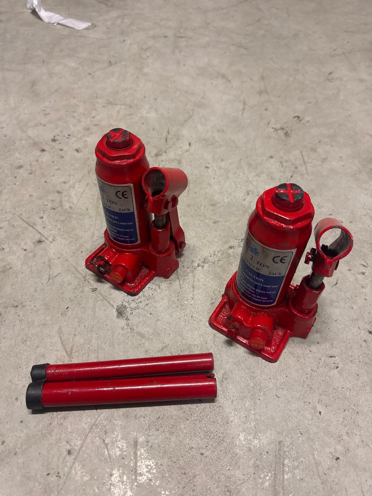 Set van 2 Hydraulische Potkrikken - 2 Ton, Ophalen of Verzenden, Gebruikt, Hydraulisch, Potkrik