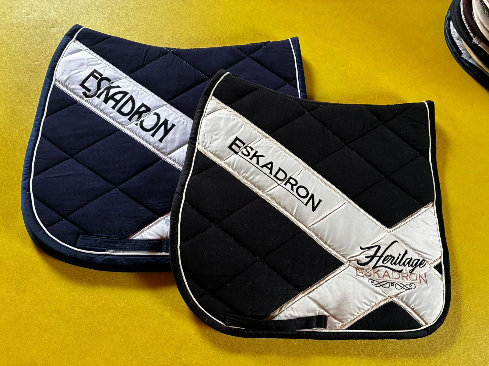 Eskadron dressuurdekjes blauw en zwart, Ophalen of Verzenden, Gebruikt