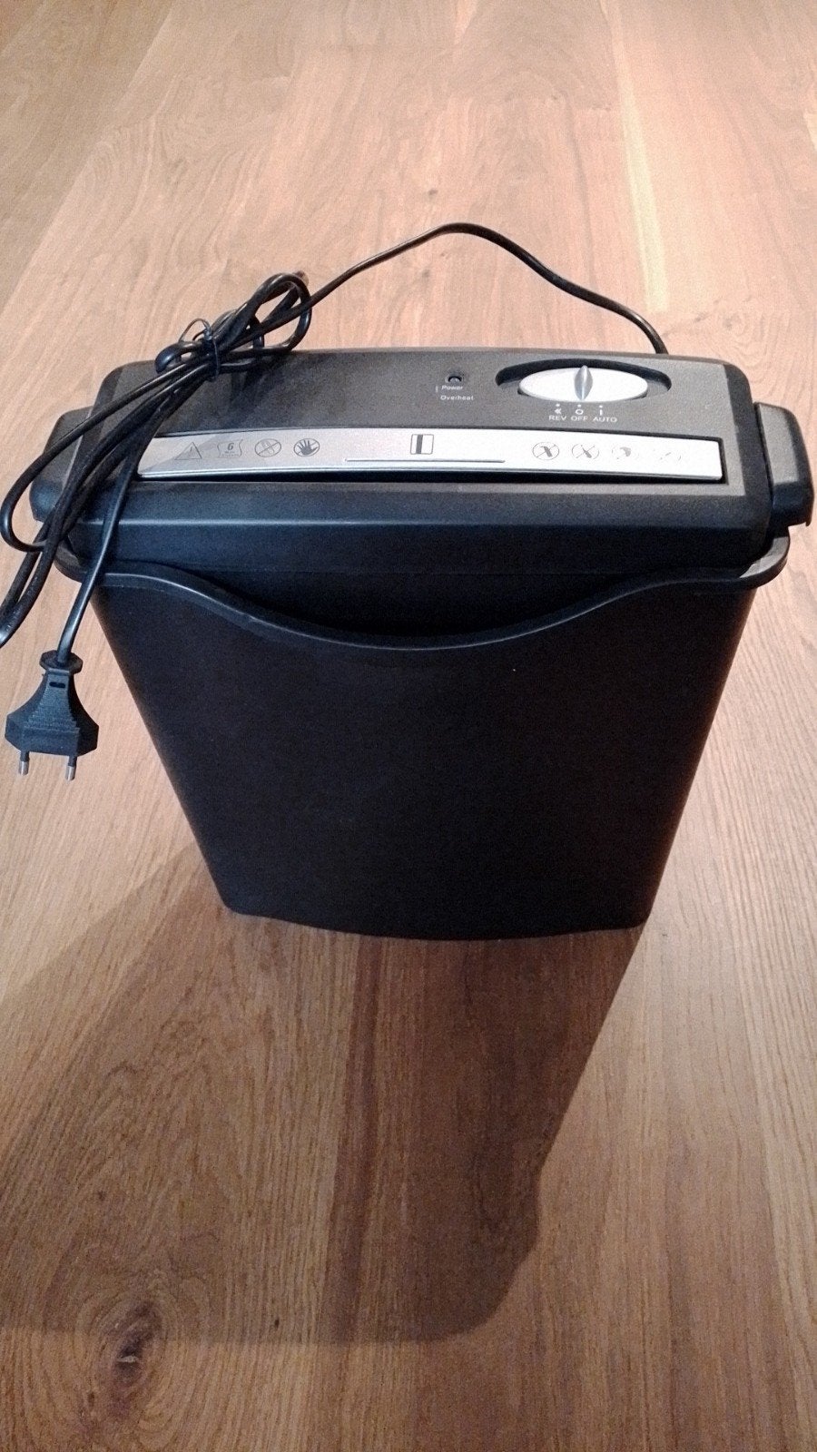 Papierversnipperaar met opvangbak, Ophalen