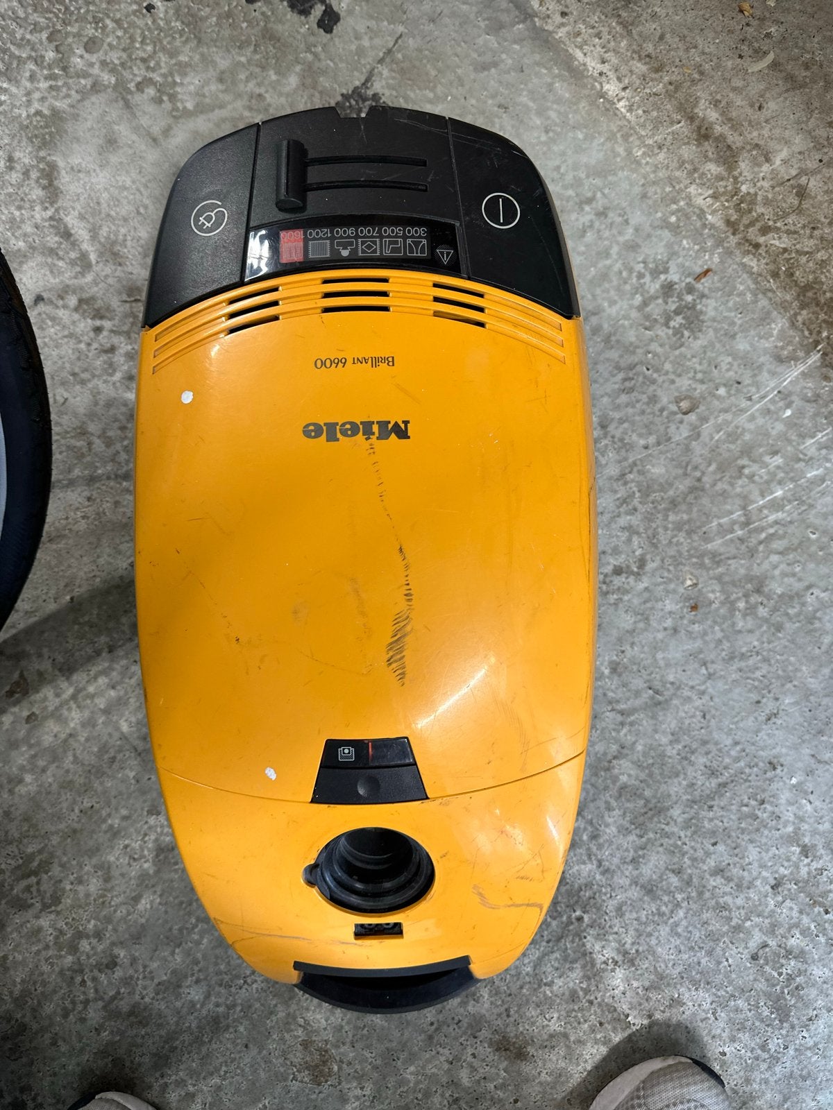 Miele Brillant 6600 Sledestofzuiger - Gebruikt, Witgoed en Apparatuur, Stofzuigers, Stofzak, Gebruikt, Ophalen of Verzenden, Miele