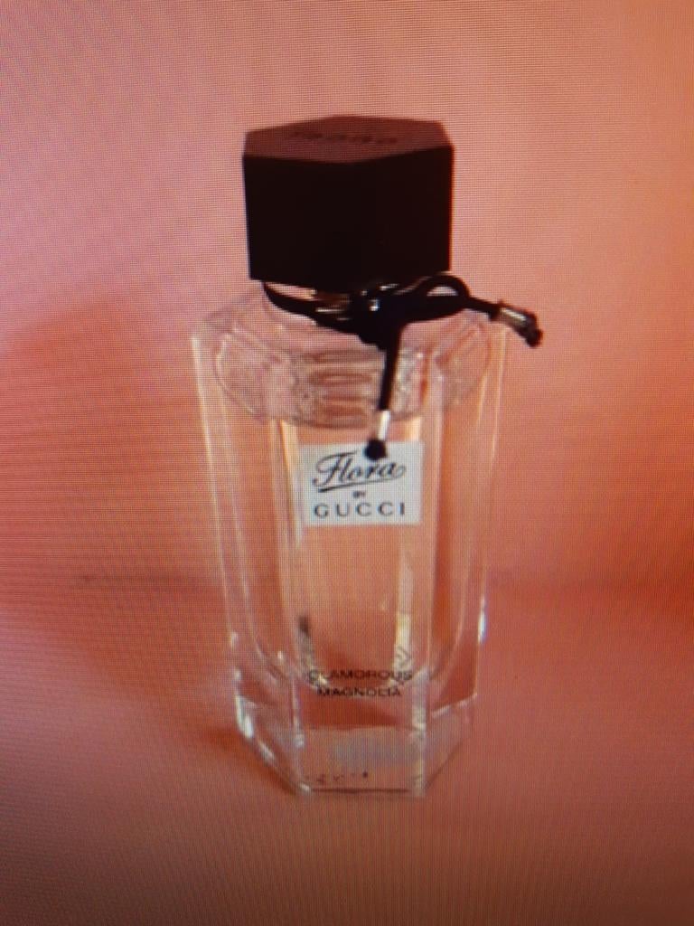 Parfum miniatuur Flora By Gucci Gorgeous Magnolia edt 5 ml, Ophalen of Verzenden, Zo goed als nieuw, Miniatuur, Gevuld