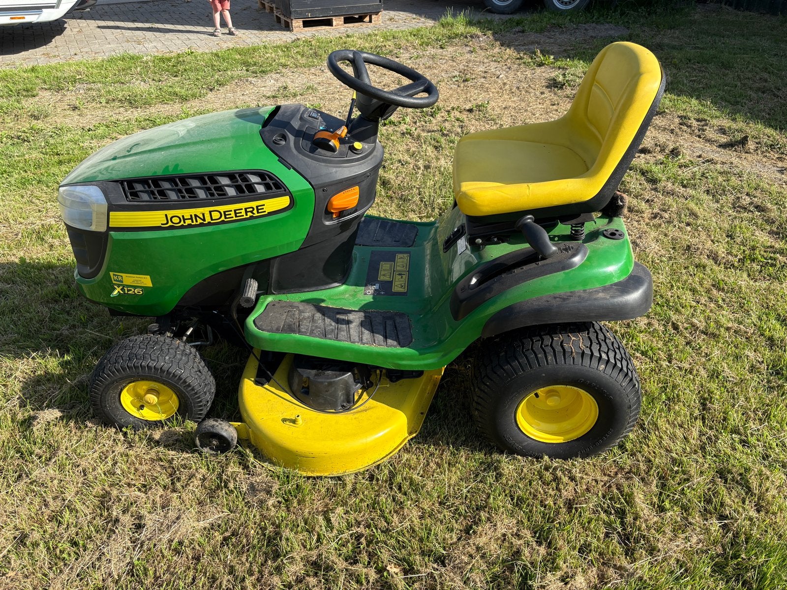 John Deere X126 Zitmaaier - Zo goed als nieuw, Ophalen, Cirkelmaaier, Zo goed als nieuw, Opvangbak