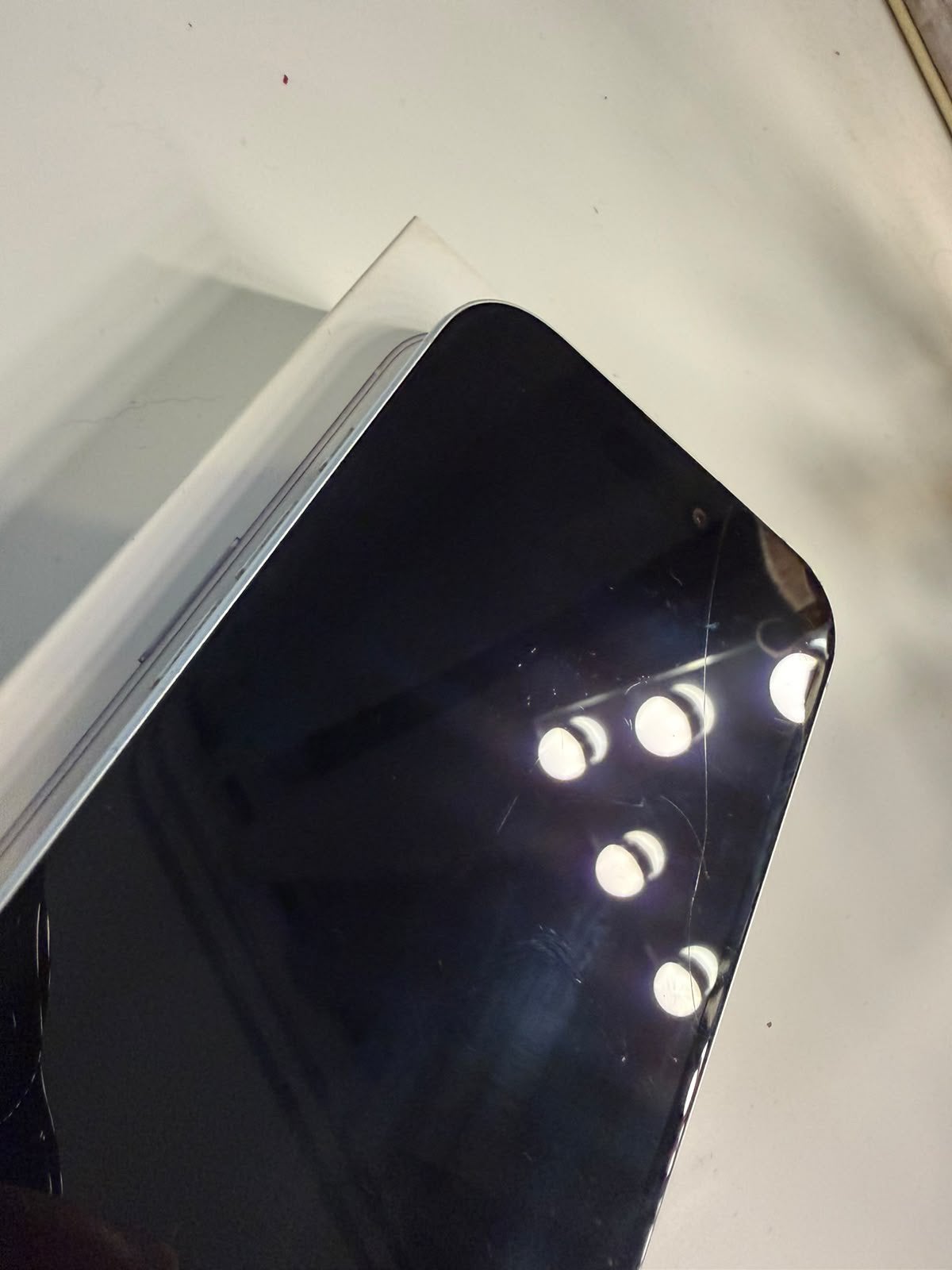 Foto 7 van Iphone 16 white 128GB