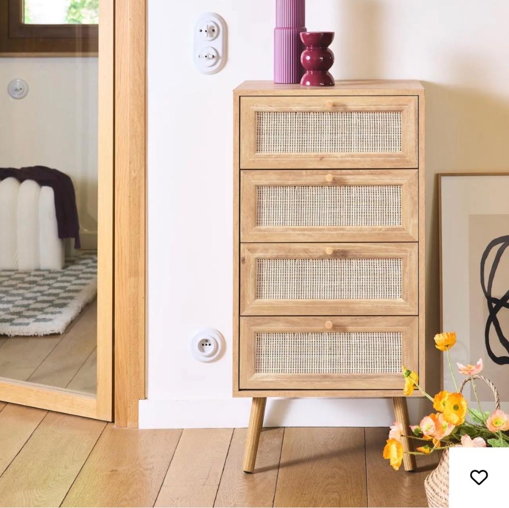 Foto 3 van Sidetable of kast met rotan