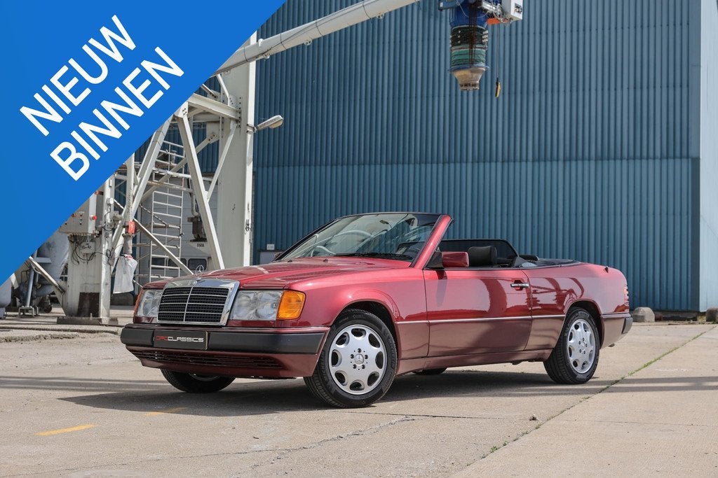 Mercedes-Benz CE 300 W124 Cabrio, Auto's, Automaat, Achterwielaandrijving, Gebruikt, Zwart