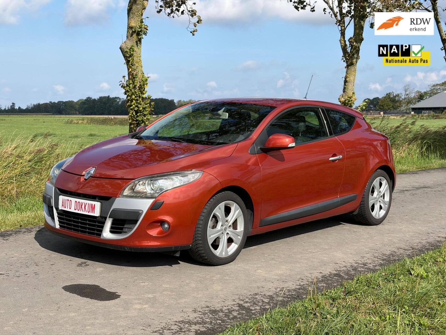 Renault Megane Coupé 1.6 Dynamique, Auto's, Voorwielaandrijving, Stof, Bedrijf, Grijs