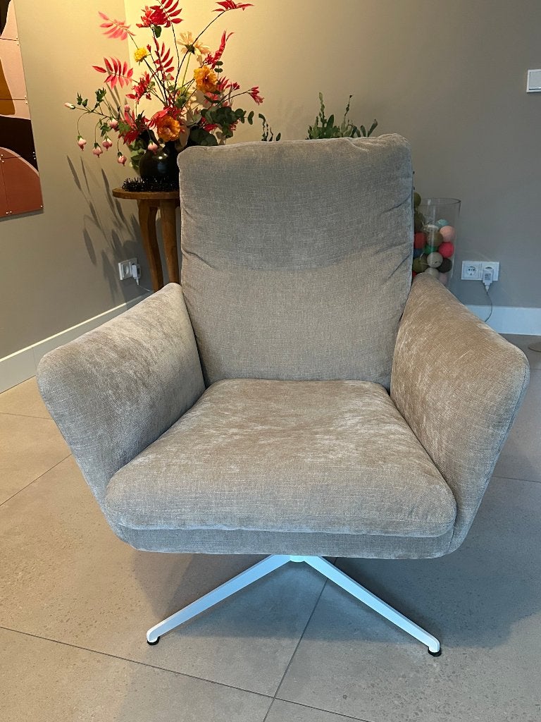 fauteuil design met draaiend onderstel, Ophalen, Design, 75 tot 100 cm, Zo goed als nieuw