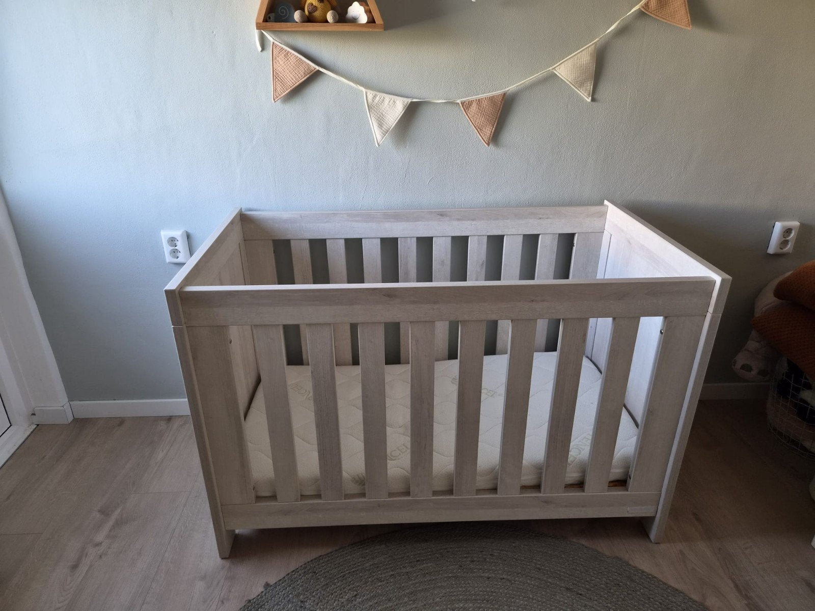 Complete babykamer Interbaby: ledikant, commode, kledingkast, Ophalen, Zo goed als nieuw, Jongetje of Meisje