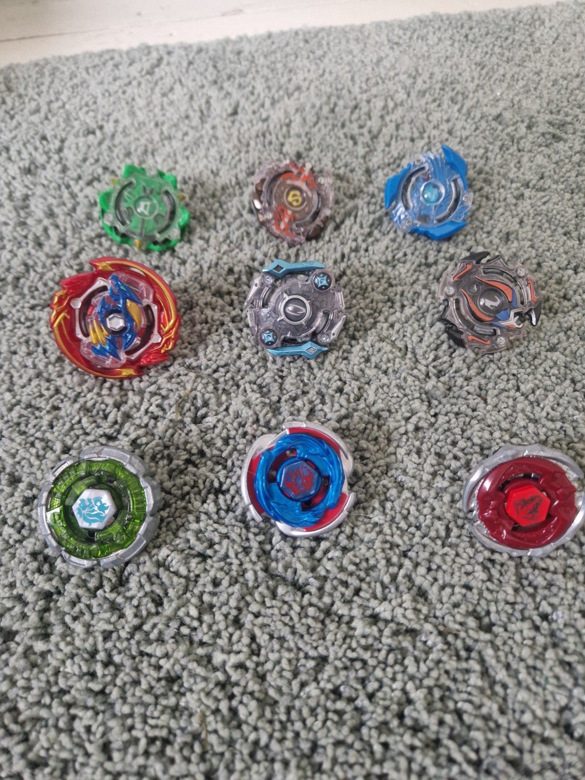 Beyblade collectie met echte en plastic Bey en bakblades, Ophalen, Gebruikt