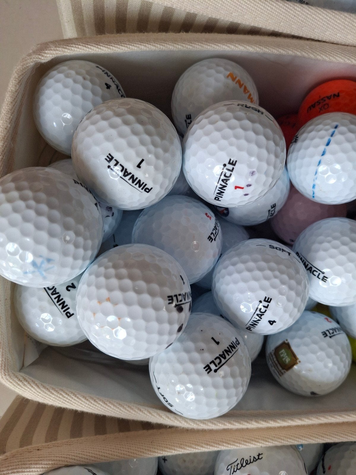 50 Pinnacle Soft & Rush golfballen - Lake balls, Sport en Fitness, Ophalen of Verzenden, Zo goed als nieuw, Bal(len)