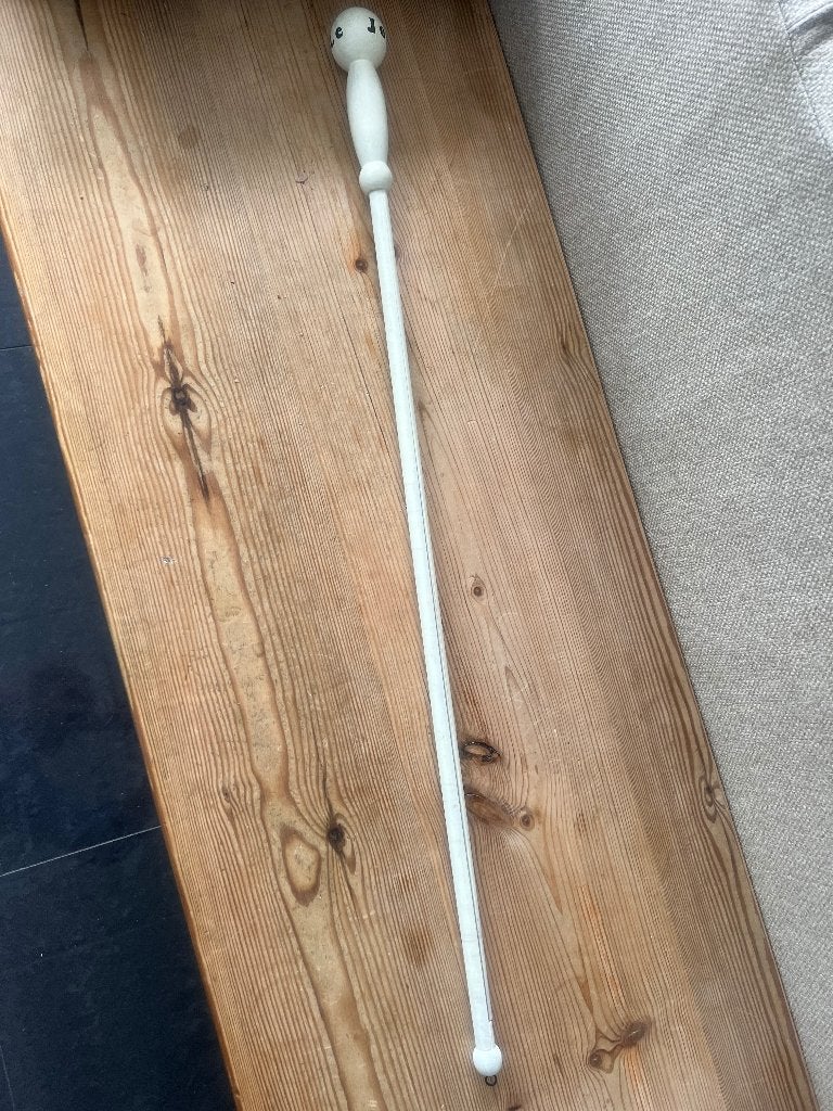 Aparte houten krantenhouder Riviera Maison, Huis en Inrichting, Overige typen, Ophalen of Verzenden, Zo goed als nieuw, Hout