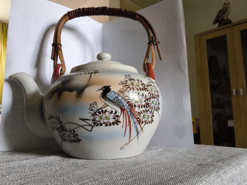 Chinees theepotje met melkkan en suikerpot, Ophalen