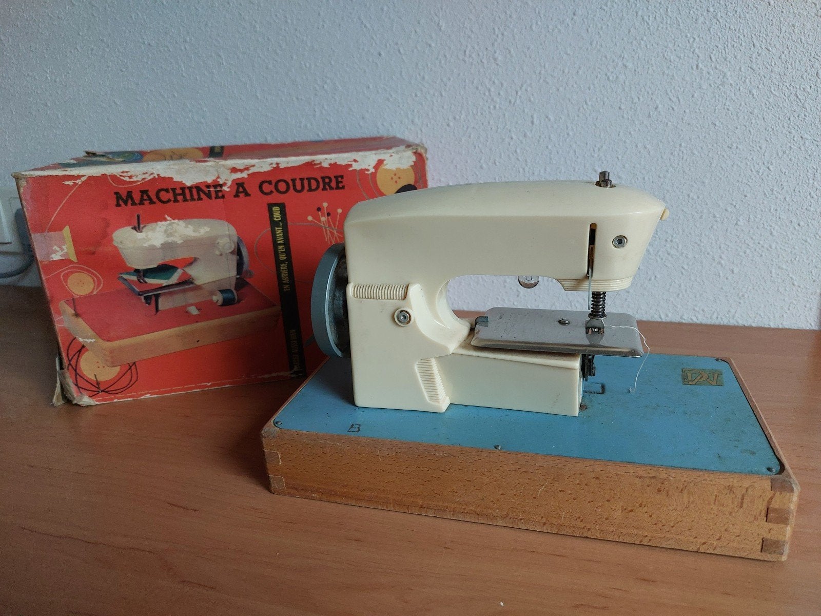 Vintage speelgoed naaimachine - Werking onbekend, Antiek en Kunst, Ophalen of Verzenden